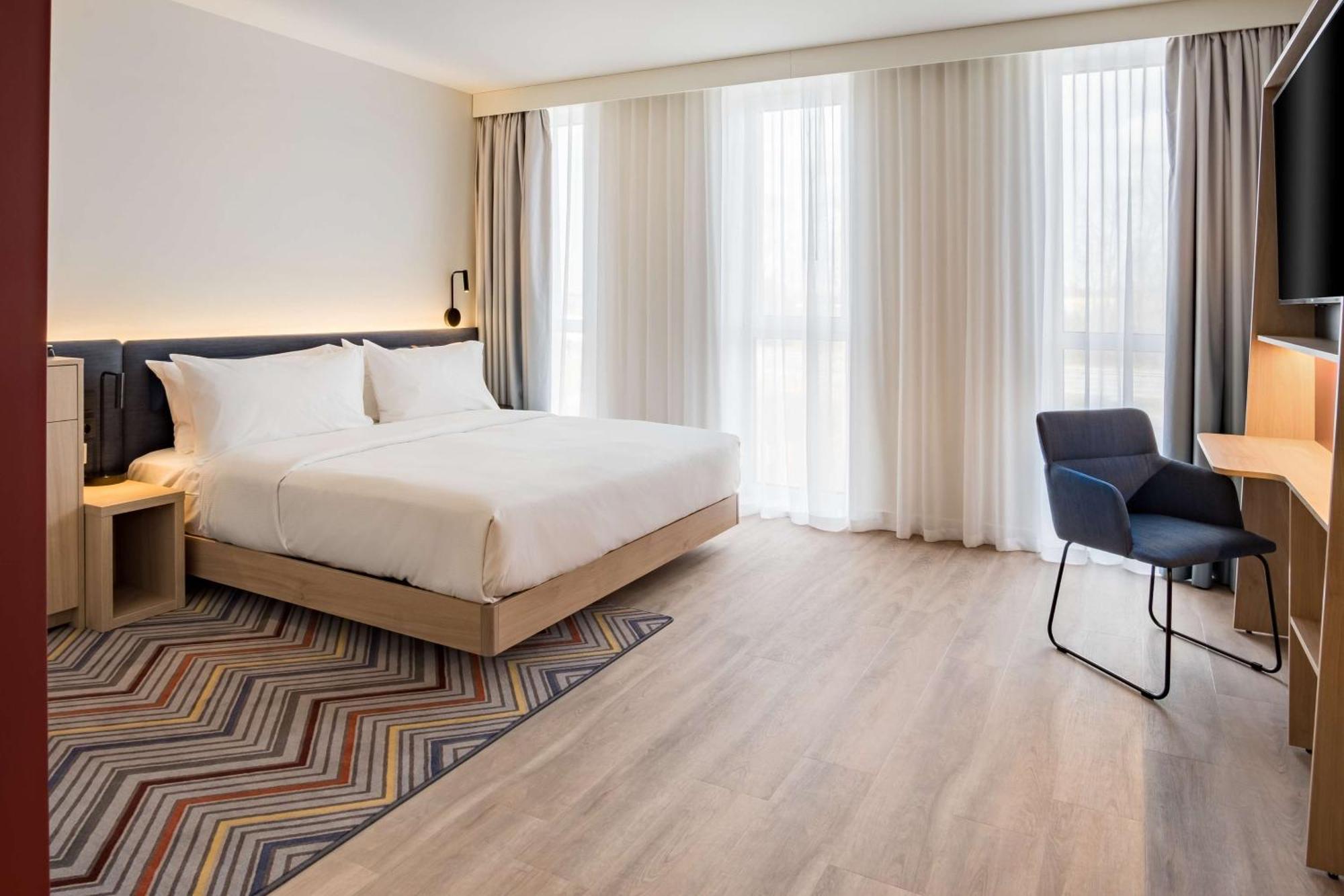 Hampton By Hilton Riga Airport Hotel Marupe Exterior photo