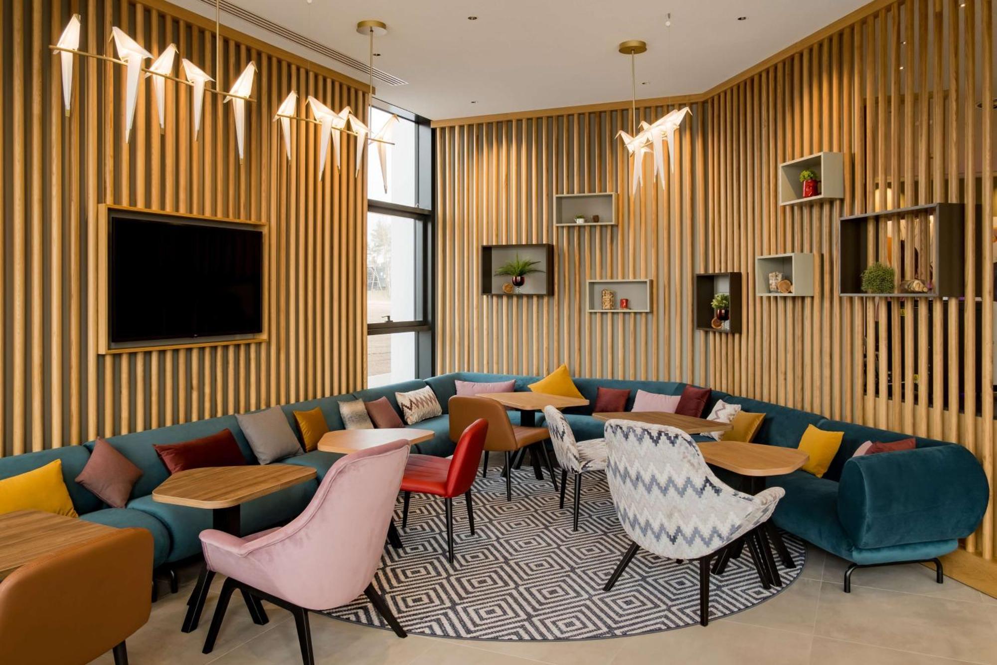 Hampton By Hilton Riga Airport Hotel Marupe Exterior photo